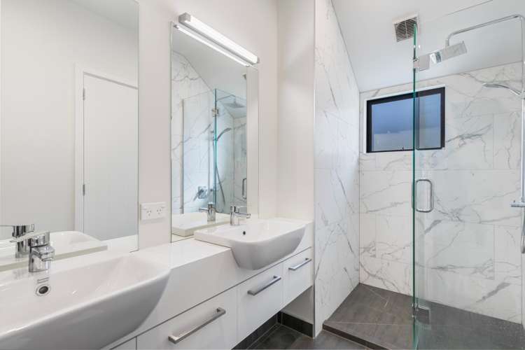 8 Falconer Rise Jacks Point_13