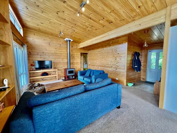 724a Ruapuke Road Raglan_16