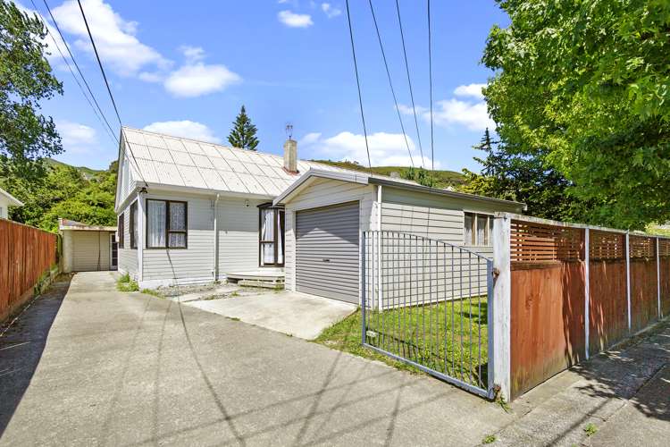 72 Waddington Drive Naenae_11