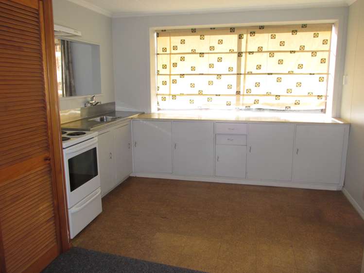 9 Plaskett Street Reefton_14