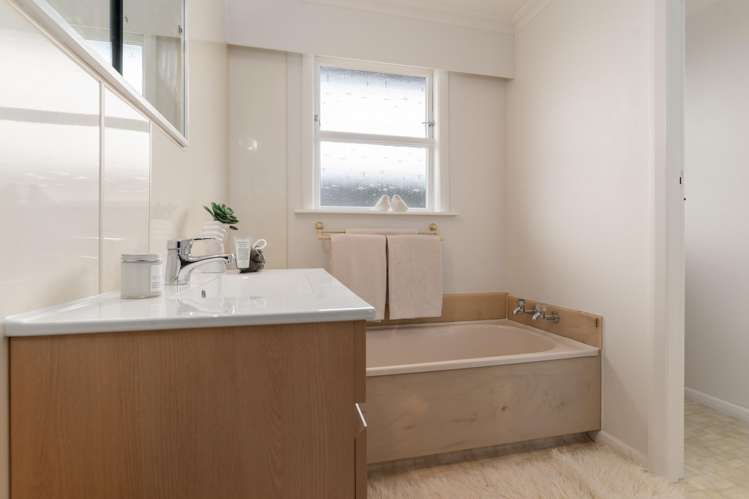 9 Armstrong Avenue Carterton_12