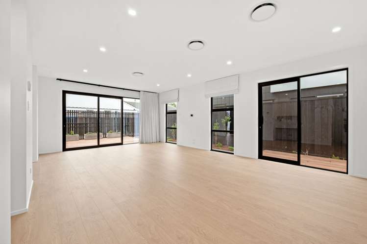 2 + 4/768 River Road Chartwell_34