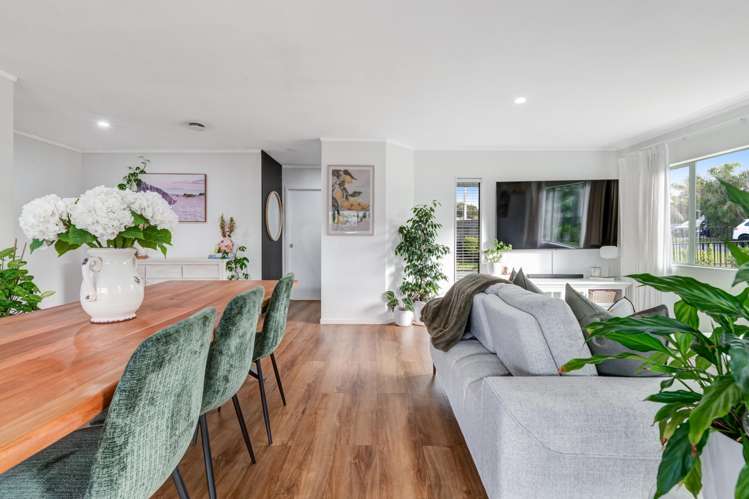 2/1 Langton Road Stanmore Bay_7