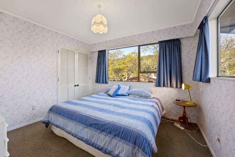 22 Mcenroe Grove Naenae_16