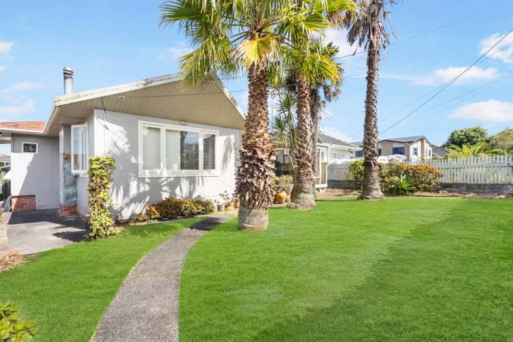 11 Roberts Road Te Atatu South_18