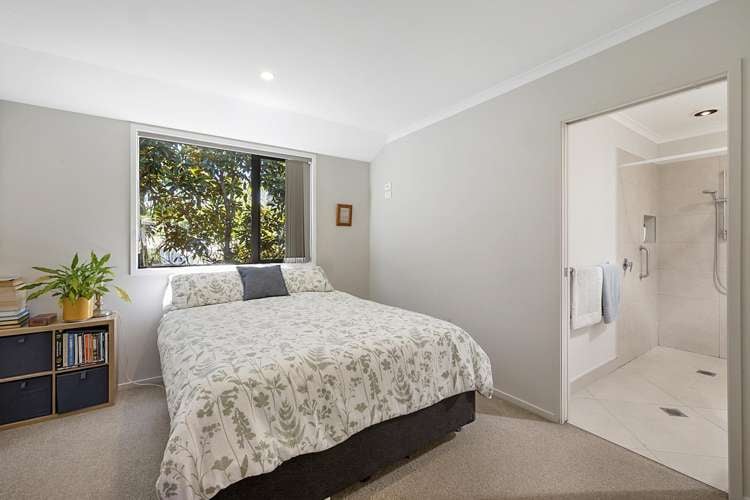 48 Magnolia Drive Westown_14
