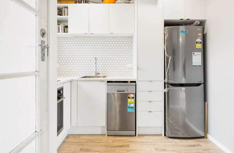 2/32 Canal Road Avondale_9