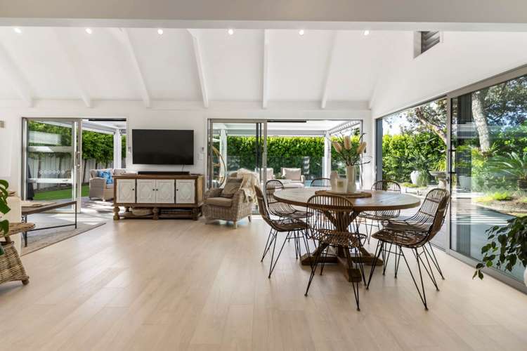 128 The Circle Manly_7