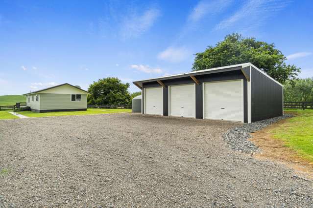 Look No Further - 3 beddy, 3 bay garage + 8,138sqm!