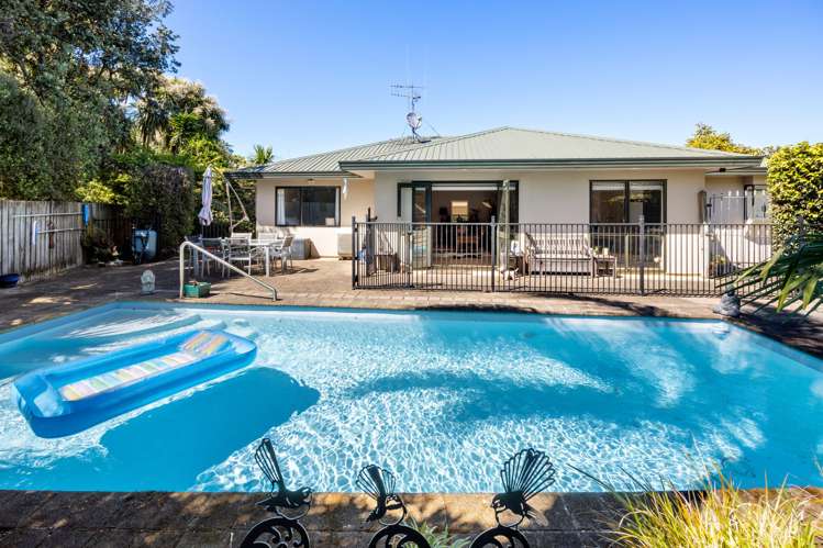 28 Bouverie Crescent_0