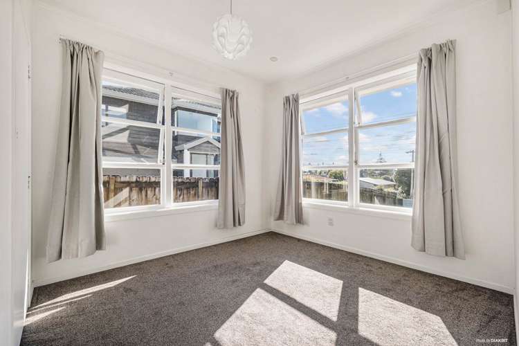 1/12 Raleigh Road Northcote_5