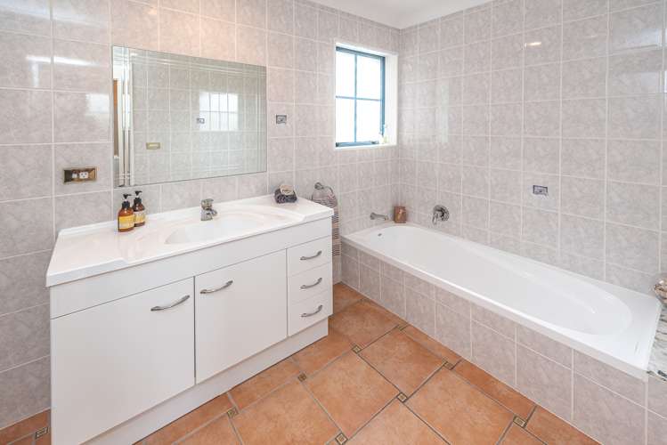 21 Bullock Drive Springvale_13