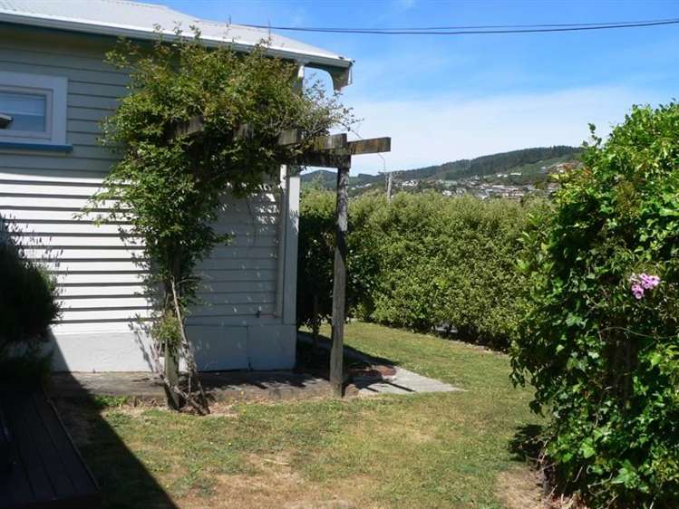 32 Handyside Street Tawa_16