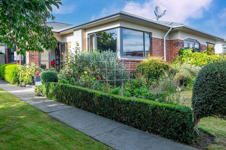 2 Ashbury Avenue_0