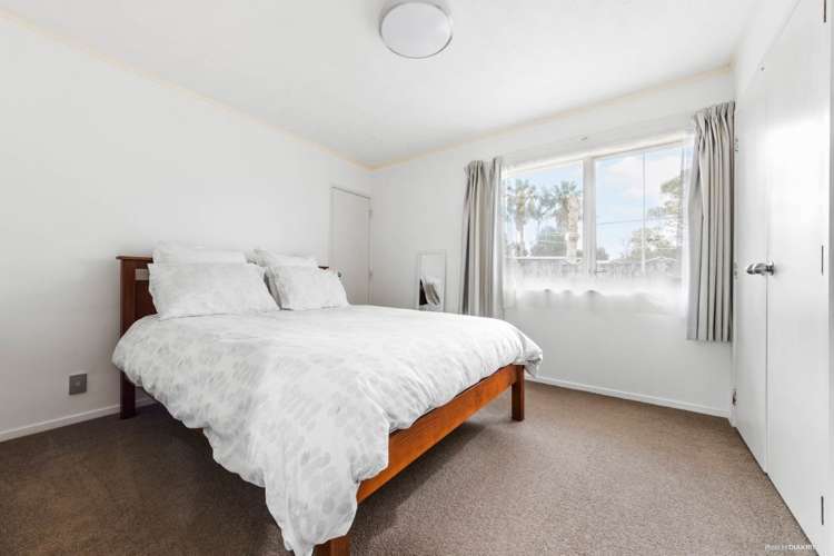 1/10 May Avenue Te Atatu South_8