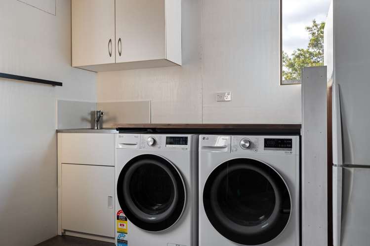 87 Ferguson Street West End_23