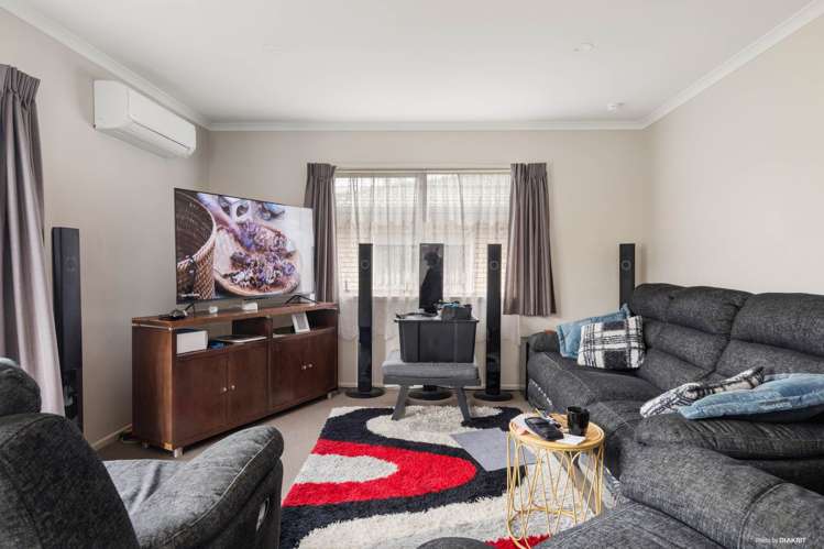 8/8 Village Place Tuakau_6