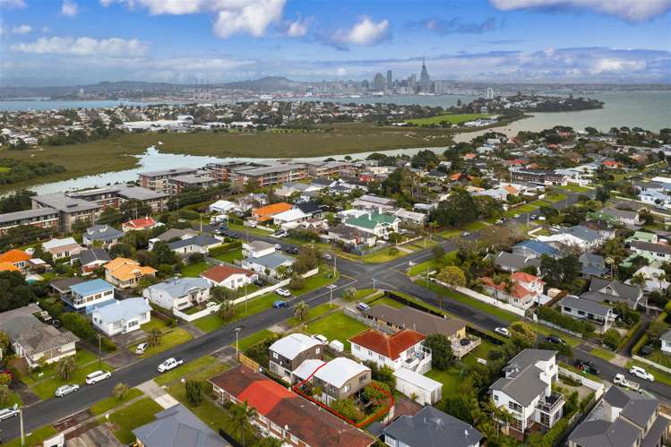 2/14 Aramoana Avenue Devonport_19