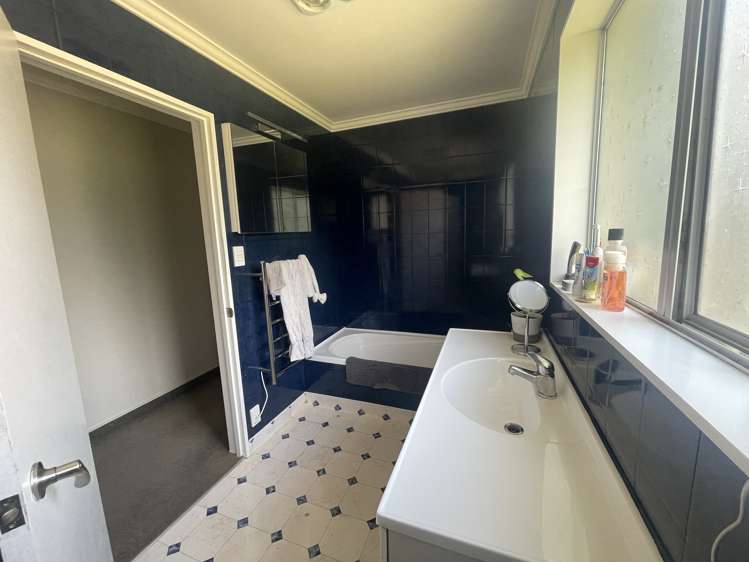 653 Grove Bush Woodlands Road Winton Surrounds_8