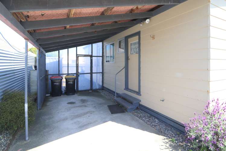 2/246 Crinan Street Appleby_18