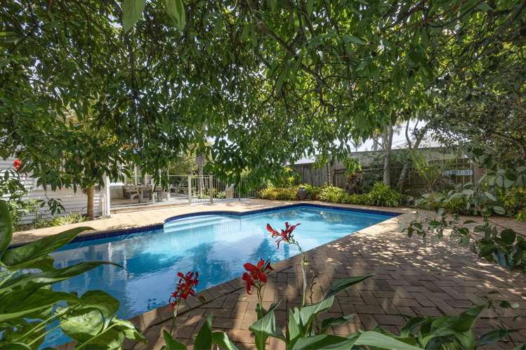 38 Queensway Three Kings_1