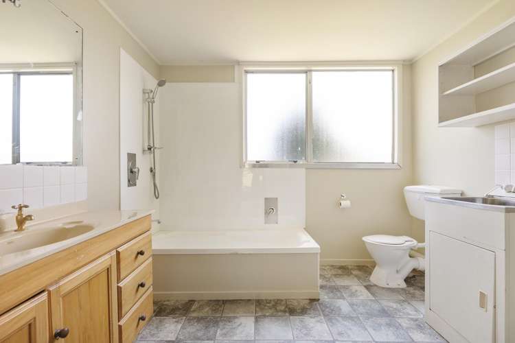 1 Cordyline Road Port Waikato_16