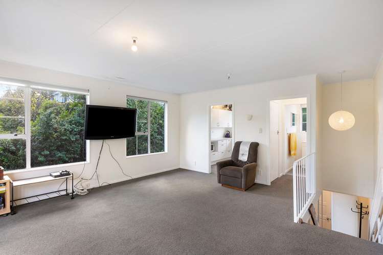 6 Cyril Way Paparangi_9