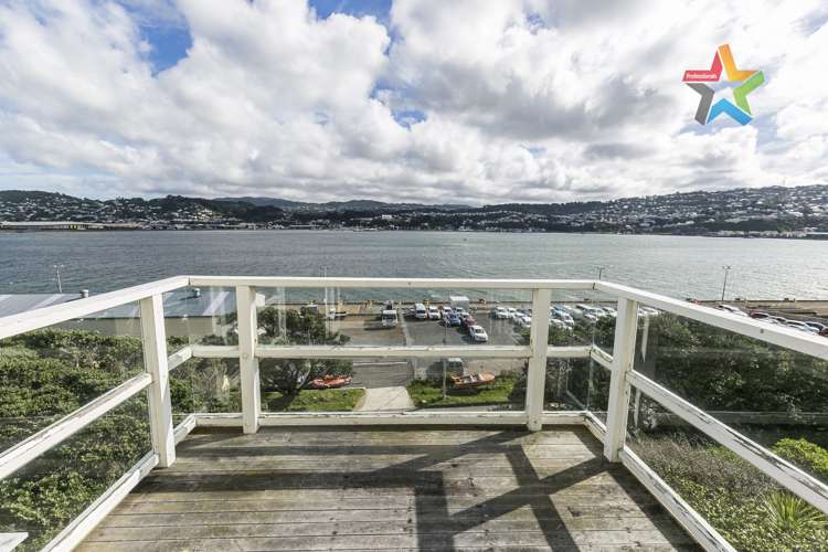 46 Shelly Bay Road Maupuia_9