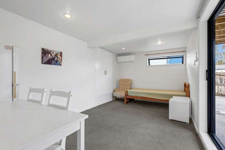 13 Gosford Drive Botany Downs_10