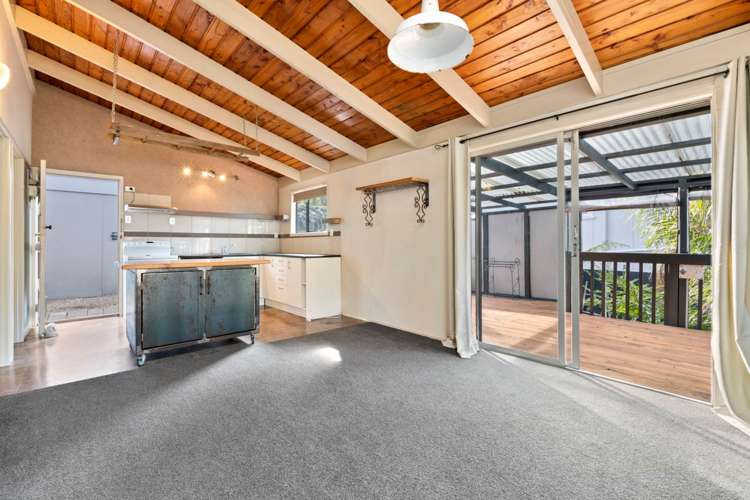 2/25 Matai Road Stanmore Bay_4