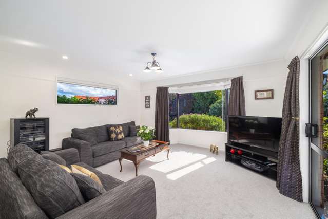 2/6 Goodall Place Redwood_2