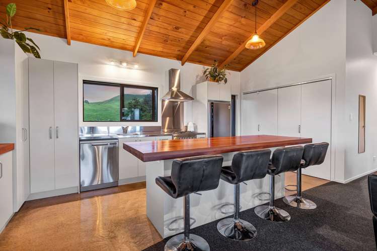 165 Sealy Road Omata_3