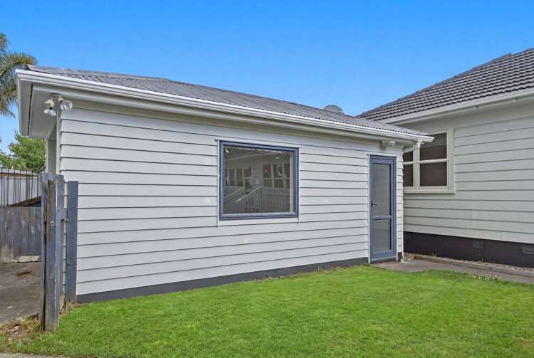 12 Malcolm Place Mangere East_14