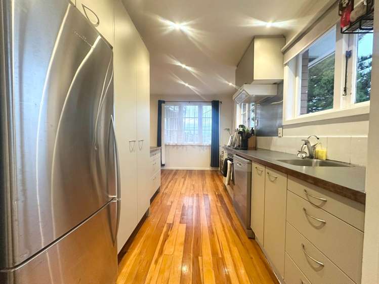 12 Amberley Avenue Te Atatu South_6