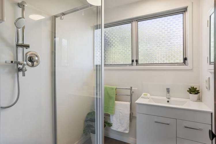 1/6 Quinton Place Bishopdale_17