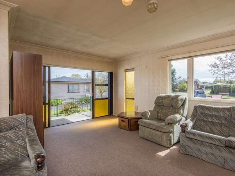 50 Tennyson Crescent Stoke_6