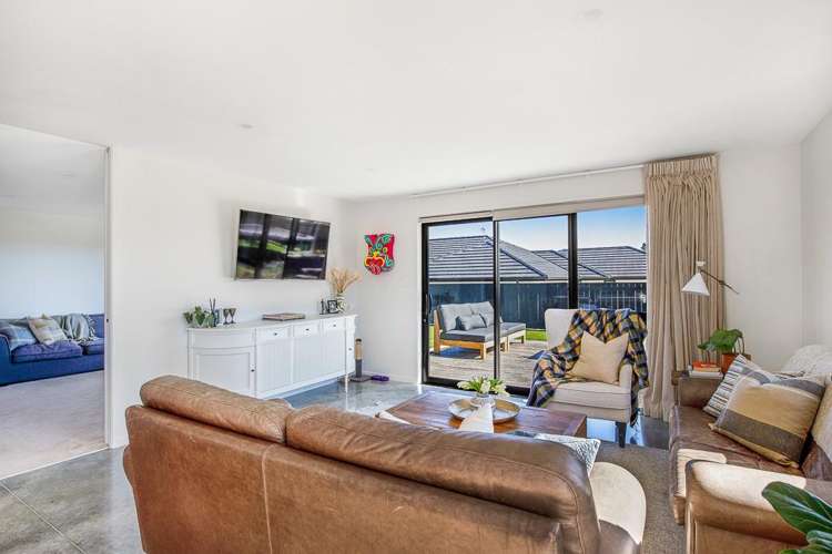 29 Honeyfield Drive Whalers Gate_8