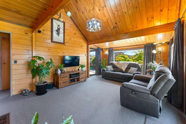 13 Knights Grove Otaki_1