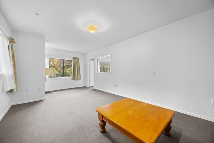 274 Forest Hill Road Waiatarua_25