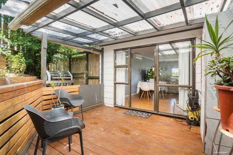1 Relko Crescent Torbay_13