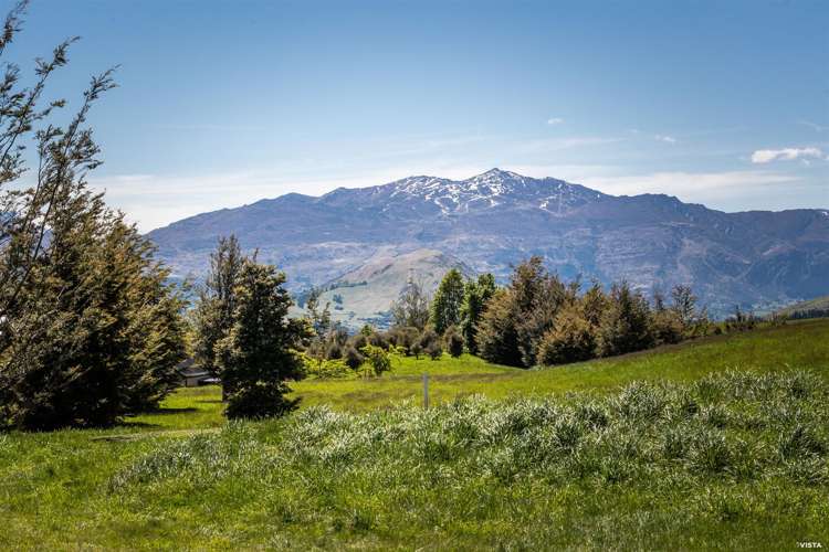 8 Hovingham Court Jacks Point_28