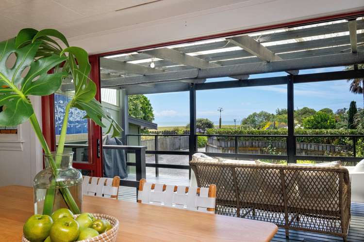 24 Wellwood Terrace Te Awanga_13