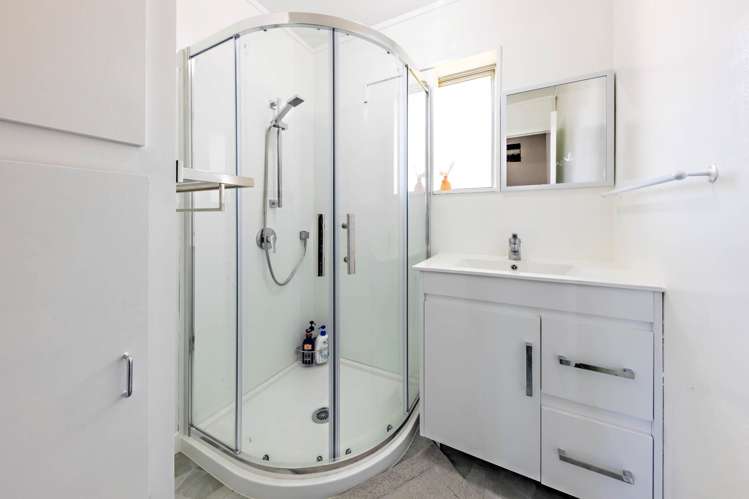 1/30 Coles Crescent Papakura_7