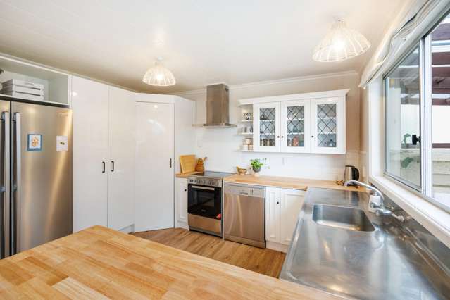 1435 Waughs Road Aorangi_4