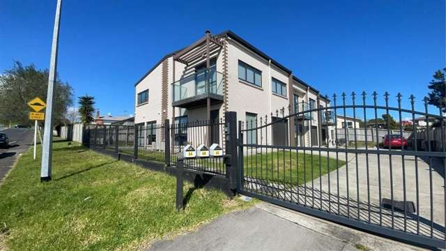 4 bedroom + 3 Bathroom