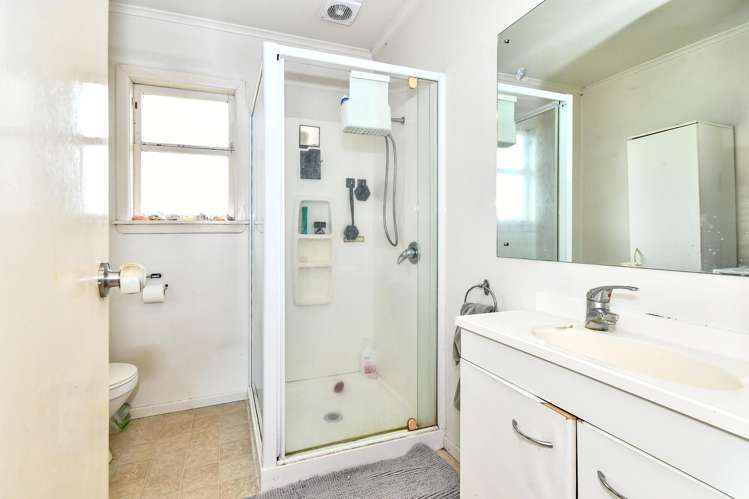 113 Beaumonts Way Manurewa_8