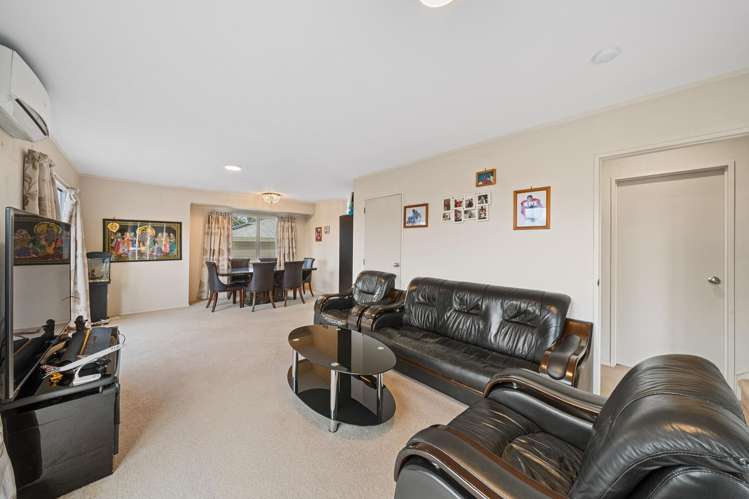 2/10 Lyell Court Clover Park_5