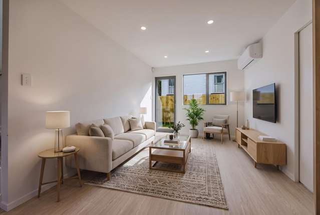 6 NEW HOMES|PRIME LOCATION