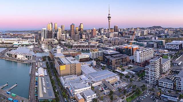 Commercial returns appeal as bond rates rise