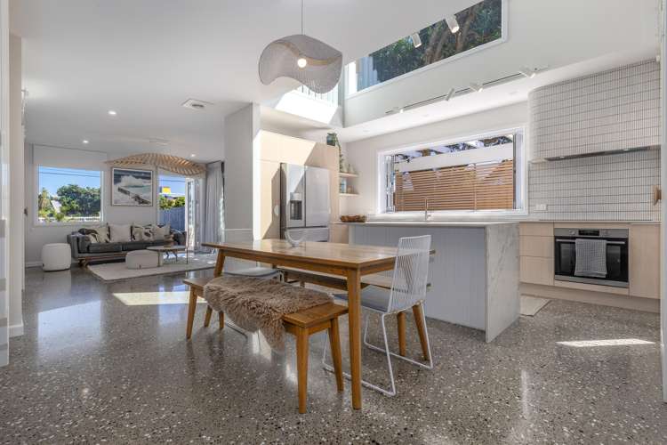 87 The Esplanade Raumati South_8